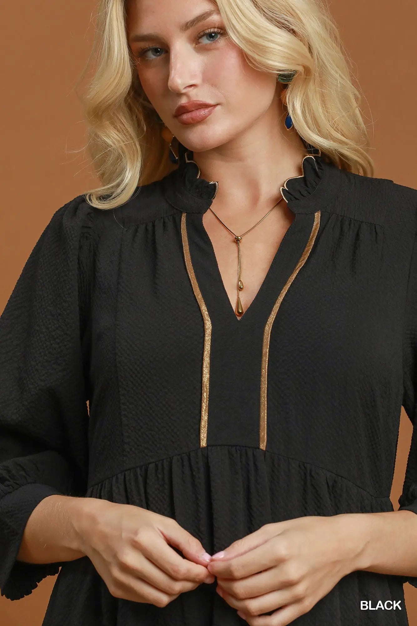 Seersucker Tiered maxi Dress With Ruffle collar-Black
